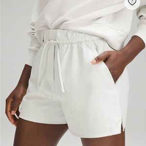 Lululemon Athletica cinchable high waist 3.5” Athletic Shorts